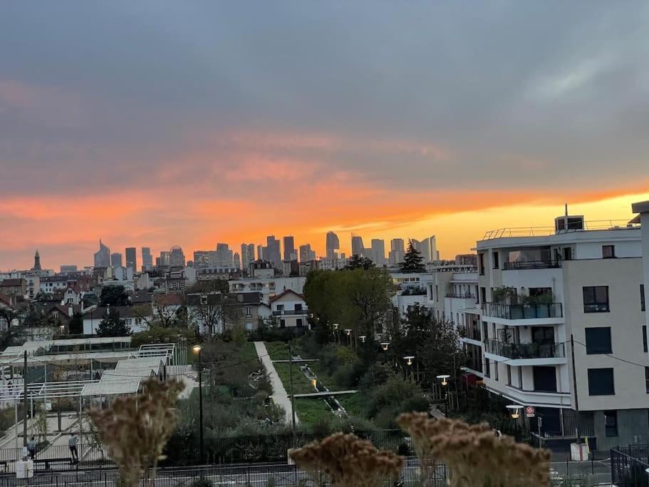 Superbe Avec Vue Panoramique Sur La Defense Bois-Colombes